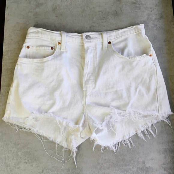 Levi's 501 Distressed Denim Shorts Womens 31 Waist White Button Fly 2" Inseam - Picture 12 of 12